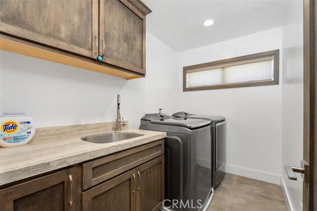 200 E Balboa Boulevard, Newport Beach CA: https://media.crmls.org/medias/c7fd6bba-f5dd-40f1-a9d7-f55879f7e34c.jpg