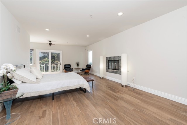 Detail Gallery Image 19 of 42 For 6432 Weidlake Dr, Los Angeles,  CA 90068 - 4 Beds | 3/1 Baths