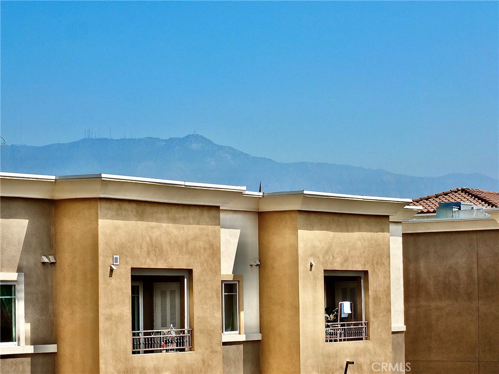 https://media.crmls.org/medias/c8007231-bf8a-4a02-992e-c790700530ec.jpg?preset=X-Large