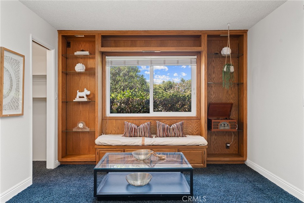 https://media.crmls.org/medias/c800e373-23cb-4b90-99b1-8bc1454785d2.jpg?preset=X-Large