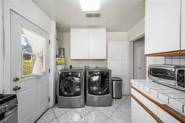 2030 Paloma Street, Pasadena CA: https://media.crmls.org/medias/c801a704-ab06-4ae8-96e6-3879e33e6c9b.jpg