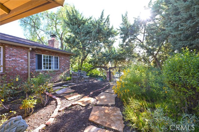 Detail Gallery Image 10 of 54 For 23421 Aetna St, Woodland Hills,  CA 91367 - 3 Beds | 2/1 Baths