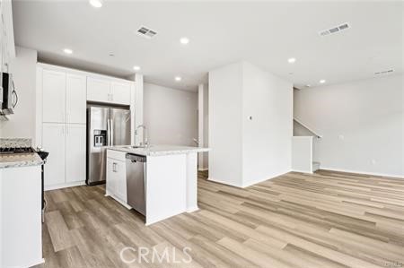 https://media.crmls.org/medias/c802d5ea-bed8-48cf-b126-8e4045d53d04.jpg?preset=X-Large