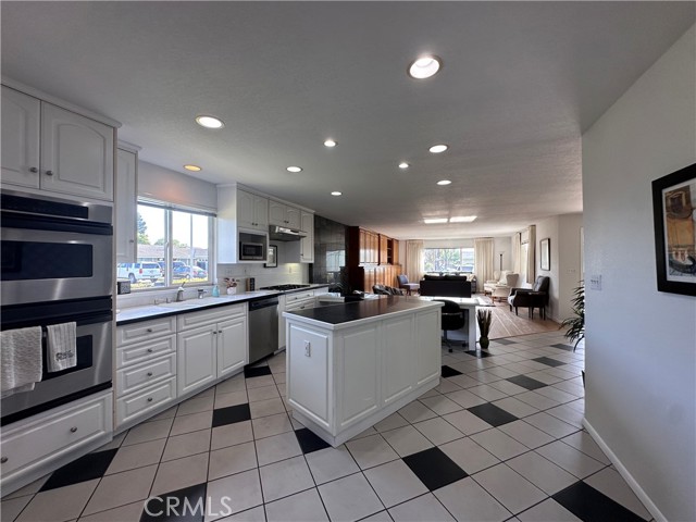 Detail Gallery Image 17 of 37 For 12202 Wutzke St, Garden Grove,  CA 92845 - 4 Beds | 2 Baths