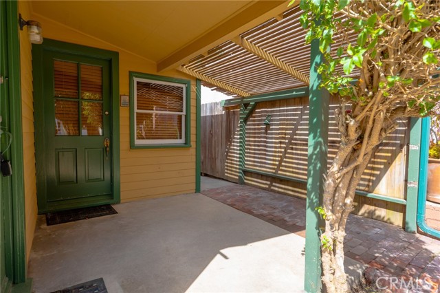 Door That leads Into the Formal Dining Room Door That leads Into the Formal Dining Room