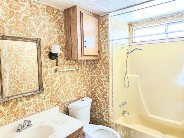 Detail Gallery Image 9 of 19 For 141 Palomar Ave, San Jacinto,  CA 92582 - 2 Beds | 2 Baths