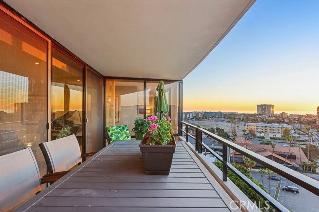 Detail Gallery Image 22 of 65 For 4265 Marina City Dr #901,  Marina Del Rey,  CA 90292 - 3 Beds | 2 Baths