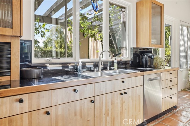 Detail Gallery Image 25 of 44 For 860 Skyline Dr, San Luis Obispo,  CA 93405 - 3 Beds | 3/1 Baths