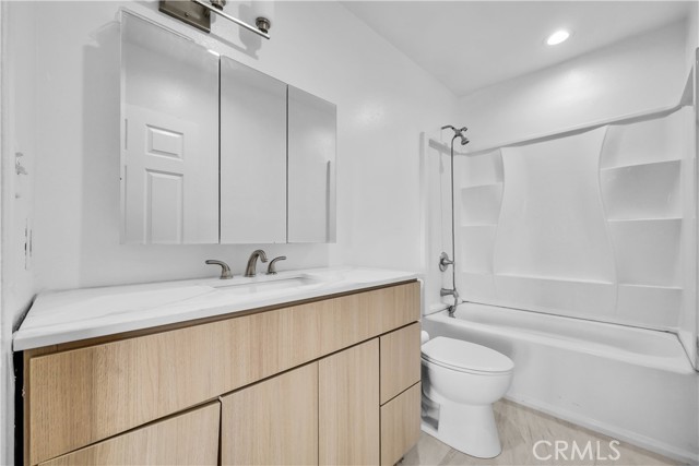 Detail Gallery Image 17 of 28 For 462 W Orange Grove, Pomona,  CA 91768 - 3 Beds | 2 Baths