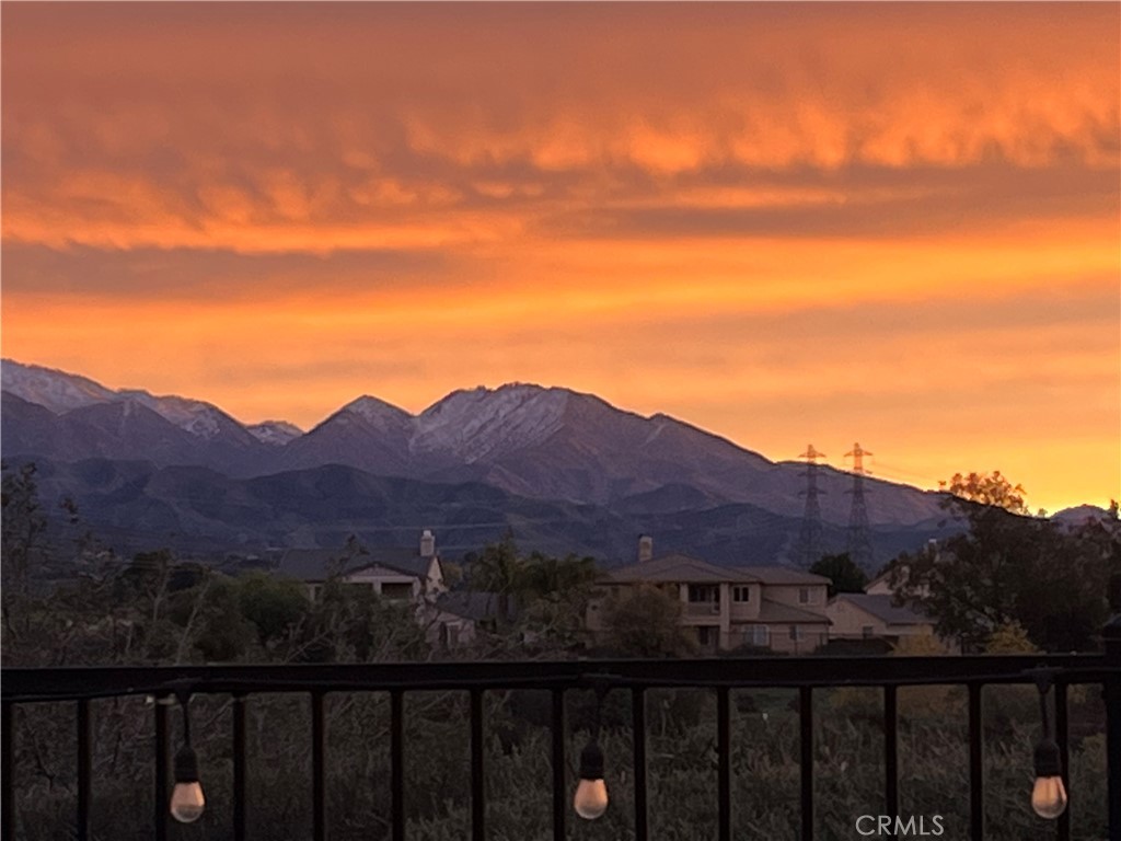https://media.crmls.org/medias/c804a9c3-0442-468d-a122-9e883c7bb2b1.jpg?preset=X-Large