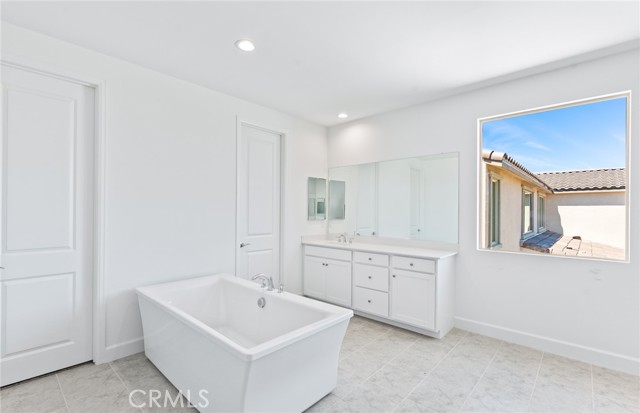17602 Col Ranch Drive, Riverside CA: https://media.crmls.org/medias/c804be65-5389-42f8-b04e-e32e14520f4a.jpg