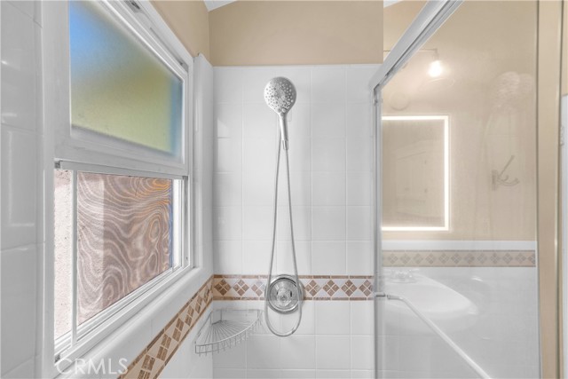 220 Cliff Drive, Laguna Beach CA: https://media.crmls.org/medias/c804e133-a57d-4732-9d42-efc6a3c020a9.jpg