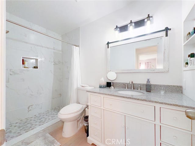 Detail Gallery Image 17 of 28 For 7904 Topanga Canyon Blvd #3,  Canoga Park,  CA 91304 - 3 Beds | 2/1 Baths