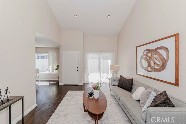2422 Coventry Circle, Fullerton CA: https://media.crmls.org/medias/c805ff0c-544b-458b-82bc-e50c83616e4e.jpg