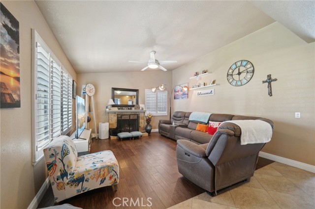 6253 Hamilton Court, Chino CA: https://media.crmls.org/medias/c8065008-7b3d-4f45-9b2d-7c5ad2517adc.jpg