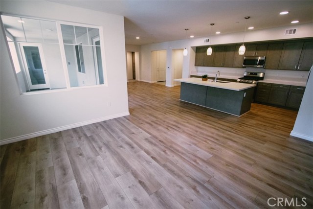 2850 Wagon Wheel Rd, Oxnard CA: https://media.crmls.org/medias/c806cda6-5771-430f-9a99-a782e04d2222.jpg
