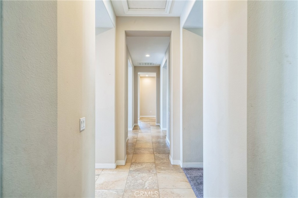 https://media.crmls.org/medias/c80728bc-394d-4f00-951f-09ebd77638b2.jpg?preset=X-Large