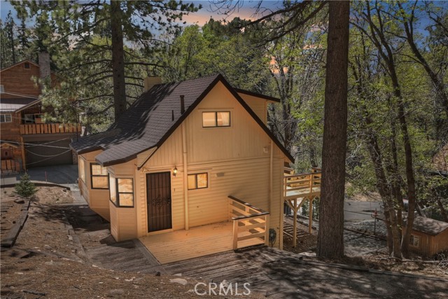 33294 Wild Rose Drive, Green Valley Lake CA: https://media.crmls.org/medias/c807baaa-a2df-4d81-b5ed-85ec8a7c6869.jpg