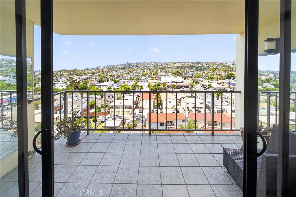 4944 Cass Street - photo 9