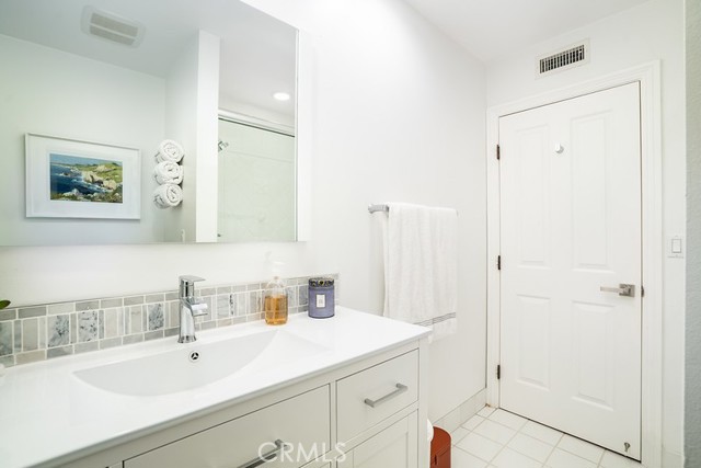 Detail Gallery Image 17 of 24 For 2012 Diana Lane, Newport Beach,  CA 92660 - 4 Beds | 4 Baths