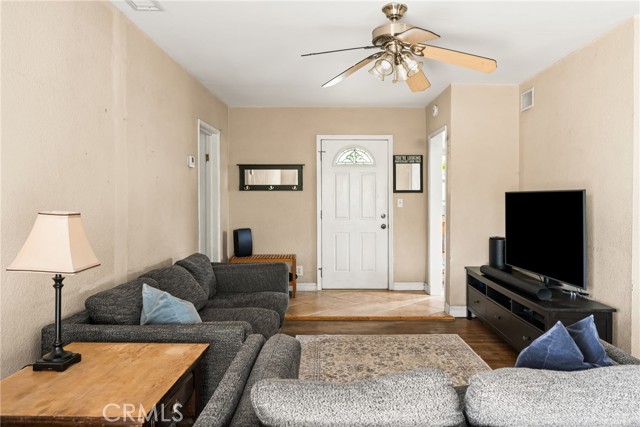 11137 Stamy Road, Whittier CA: https://media.crmls.org/medias/c80ac91b-99ea-4a74-9f53-7a1ce655e9e4.jpg
