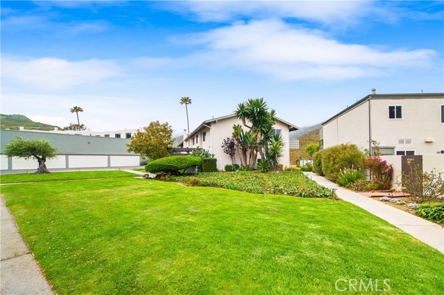 6216 Tapia Drive, Malibu CA: https://media.crmls.org/medias/c80ad872-bc11-46c8-95e9-e973c32436ae.jpg