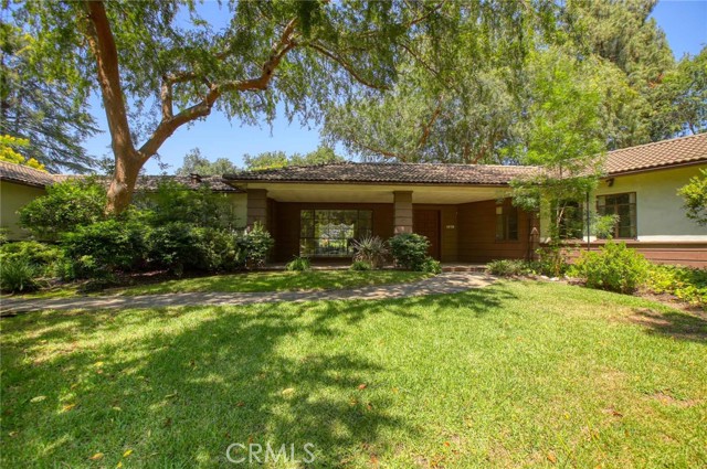 1075 Pine Oak Lane, Pasadena CA: https://media.crmls.org/medias/c80af81d-9b87-4202-9119-08b74efe2c32.jpg