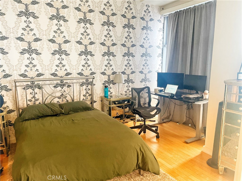https://media.crmls.org/medias/c80b48cf-430e-4903-903d-81ac3f373711.jpg?preset=X-Large