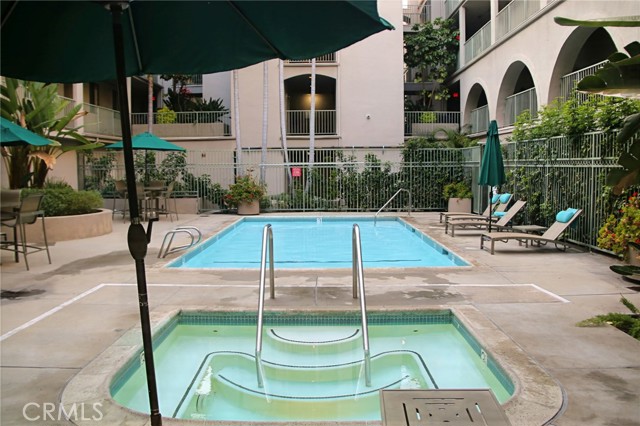 555 Maine Avenue, Long Beach CA: https://media.crmls.org/medias/c80b6d35-7862-4a37-bda8-2bba085ff259.jpg