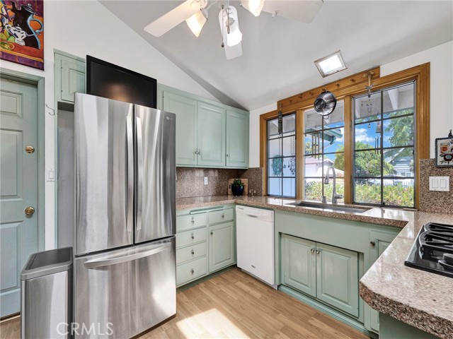 Detail Gallery Image 11 of 40 For 23962 Crosson Dr, Woodland Hills,  CA 91367 - 3 Beds | 2 Baths