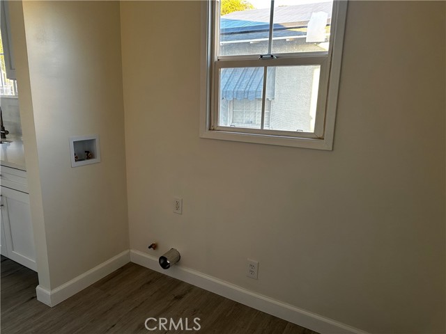 Detail Gallery Image 4 of 12 For 1726 E 122nd, Los Angeles,  CA 90059 - 3 Beds | 1 Baths