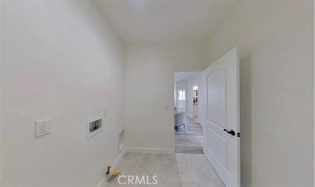 7792 Liberty Drive, Huntington Beach CA: https://media.crmls.org/medias/c80e7d5f-5fa9-4ec2-80e8-a4351d264add.jpg