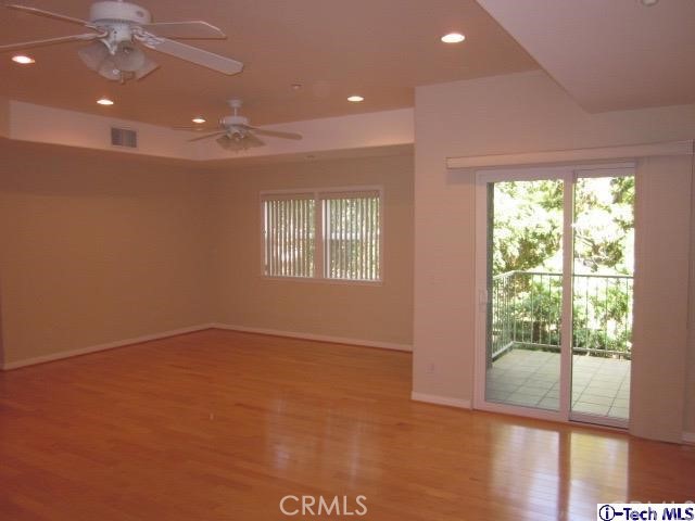 Detail Gallery Image 10 of 31 For 2283 Waltonia Dr #105,  Montrose,  CA 91020 - 3 Beds | 2/1 Baths