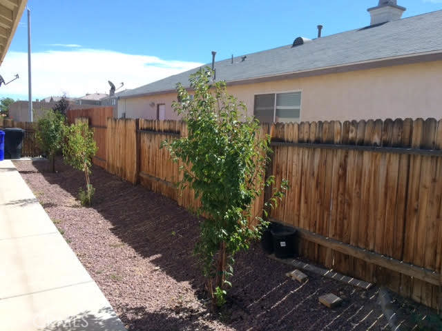 Detail Gallery Image 6 of 11 For 13152 Mesa View, Victorville,  CA 92392 - 3 Beds | 2 Baths