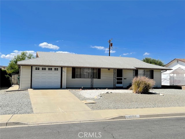 28757 Snead Drive, Menifee CA: https://media.crmls.org/medias/c8101e96-a93d-4739-a005-b4cff87911d2.jpg