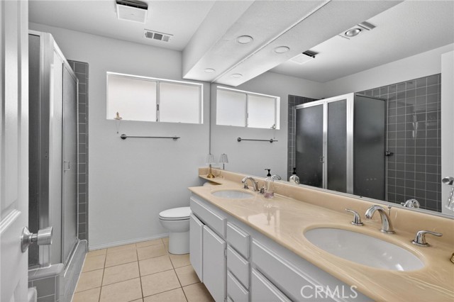 Detail Gallery Image 30 of 43 For 222 S Guadalupe Ave #1,  Redondo Beach,  CA 90277 - 4 Beds | 2/1 Baths