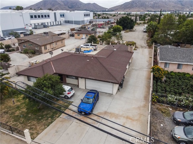 Detail Gallery Image 2 of 9 For 16569 Slover, Fontana,  CA 92337 - – Beds | – Baths