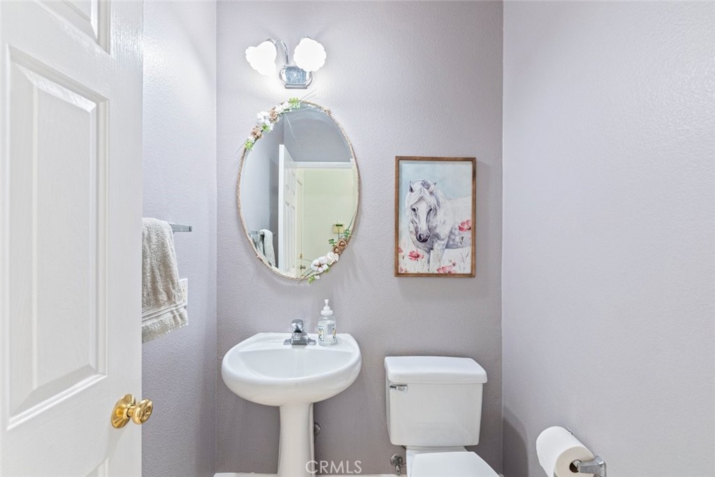 https://media.crmls.org/medias/c8115321-84a2-415a-aa5c-d494de336845.jpg?preset=X-Large