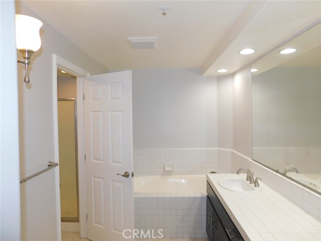 2253 Martin, Irvine CA: https://media.crmls.org/medias/c8117802-8d41-47ae-b83c-212d2886ff7b.jpg