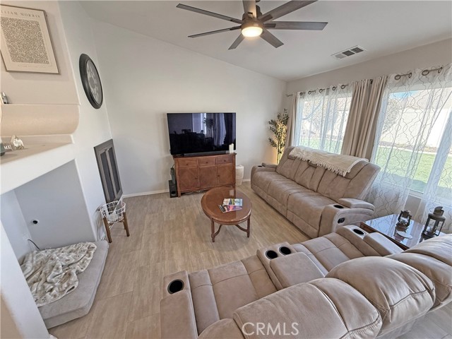 Detail Gallery Image 11 of 34 For 1334 Clover, Beaumont,  CA 92223 - 3 Beds | 2 Baths