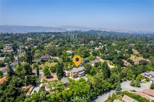 1377 Knoll Road, Redlands CA: https://media.crmls.org/medias/c811f9b8-cb1b-42d3-978c-c9039d5a2caa.jpg