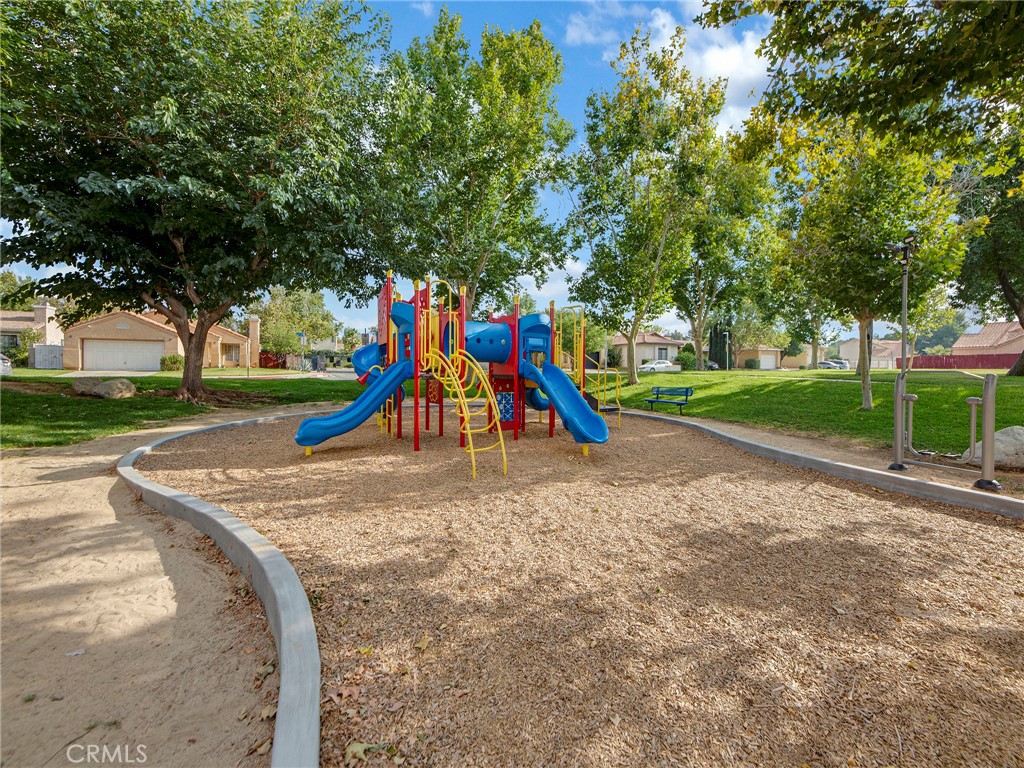 https://media.crmls.org/medias/c8134b5a-396d-4584-a591-1873a92a7b8a.jpg?preset=X-Large