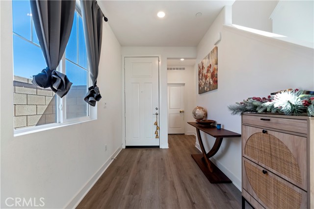 Detail Gallery Image 3 of 63 For 364 Castaic Way, Rialto,  CA 92377 - 3 Beds | 2/1 Baths