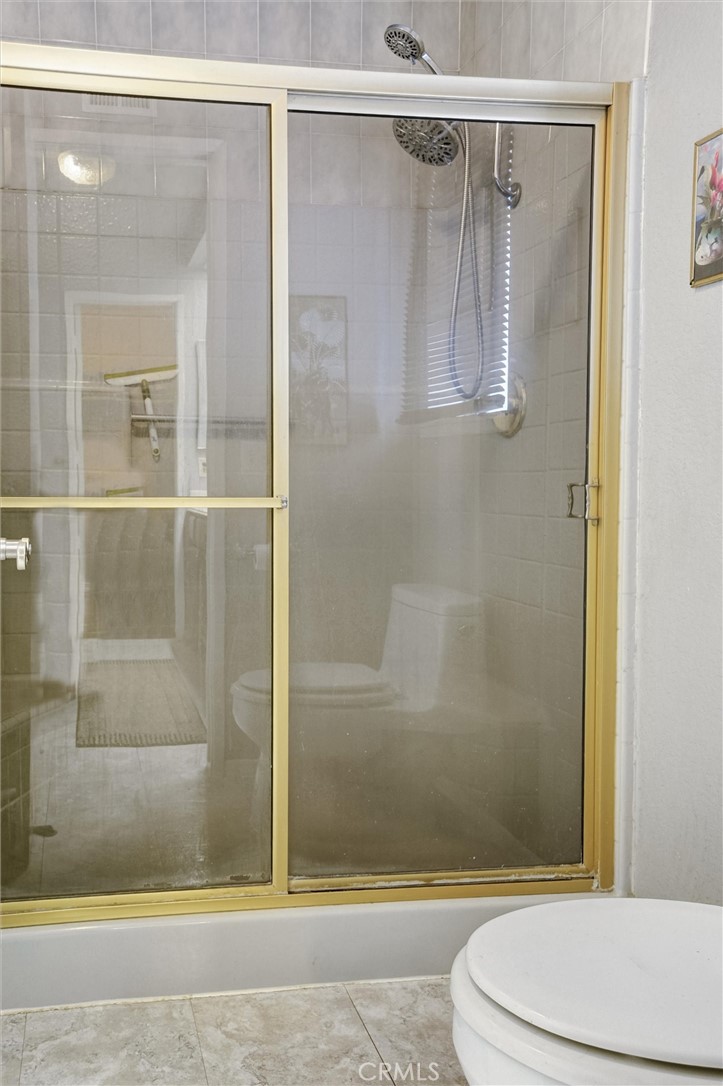 https://media.crmls.org/medias/c8141214-e294-436a-89a1-3e1adeb58d50.jpg?preset=X-Large