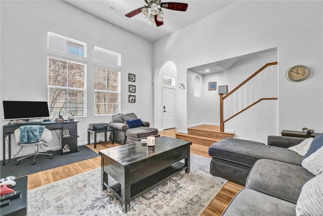 Image 3 of 50 For 4440 Owens Street 104