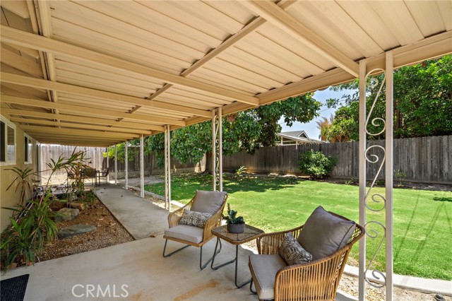 18452 Tamarind Street, Fountain Valley CA: https://media.crmls.org/medias/c8144dc6-ef61-4053-afd7-3642f01ce12c.jpg