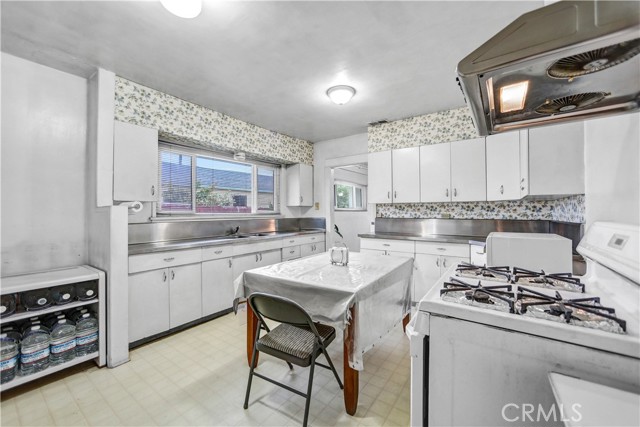 2857 W Avenue 33, Los Angeles CA: https://media.crmls.org/medias/c814a699-2e2c-4605-8cef-e68160d3efeb.jpg