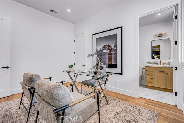 Detail Gallery Image 12 of 75 For 2612 159th St, Redondo Beach,  CA 90278 - 5 Beds | 5/1 Baths
