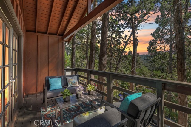 Detail Gallery Image 1 of 32 For 23717 Scenic Dr, Crestline,  CA 92325 - 2 Beds | 1 Baths