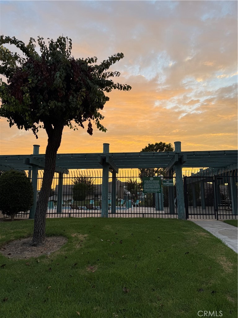 https://media.crmls.org/medias/c816053c-8e49-4d31-a8a2-ae067331b756.jpg?preset=X-Large